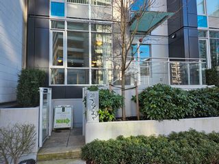 Photo 3: 28 E 1ST Avenue in Vancouver: Mount Pleasant VE Townhouse for sale in "PINNACLE ON THE PARK" (Vancouver East)  : MLS®# R2857395