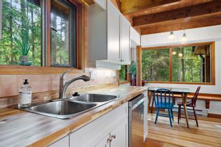 Photo 8: 3720 Port Rd in Pender Island: GI Pender Island House for sale (Gulf Islands)  : MLS®# 935920