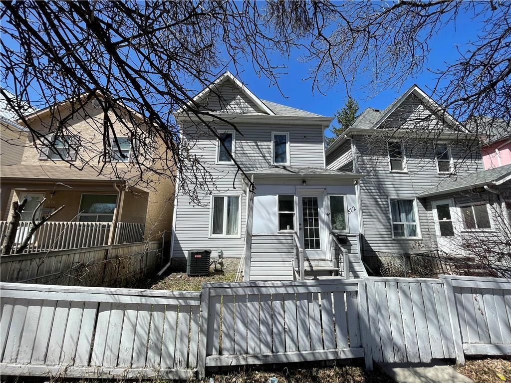 Main Photo: 572 Langside Street in Winnipeg: House for sale : MLS®# 202312276