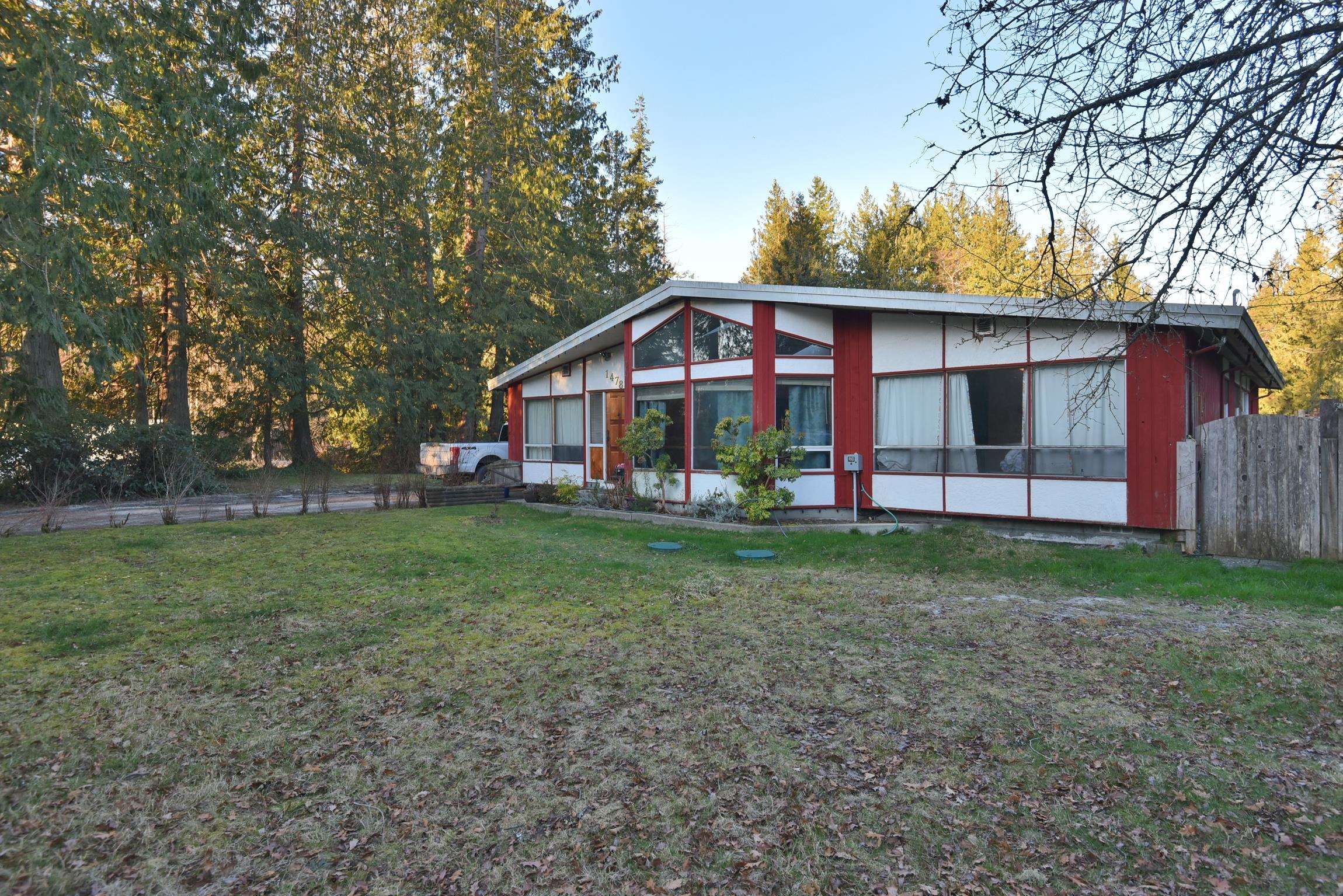 Main Photo: 1481 REED Road in Gibsons: Gibsons & Area House for sale (Sunshine Coast)  : MLS®# R2696395