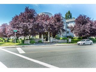 Photo 2: 212 5465 201 Street in Langley: Langley City Condo for sale in "Briarwood Park" : MLS®# R2290256