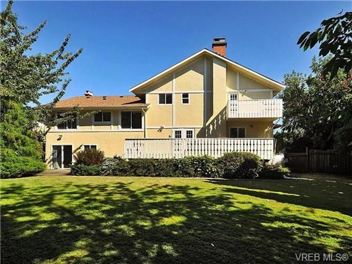 Main Photo: 4051 Ebony Pl in VICTORIA: SE Arbutus House for sale (Saanich East)  : MLS®# 649424