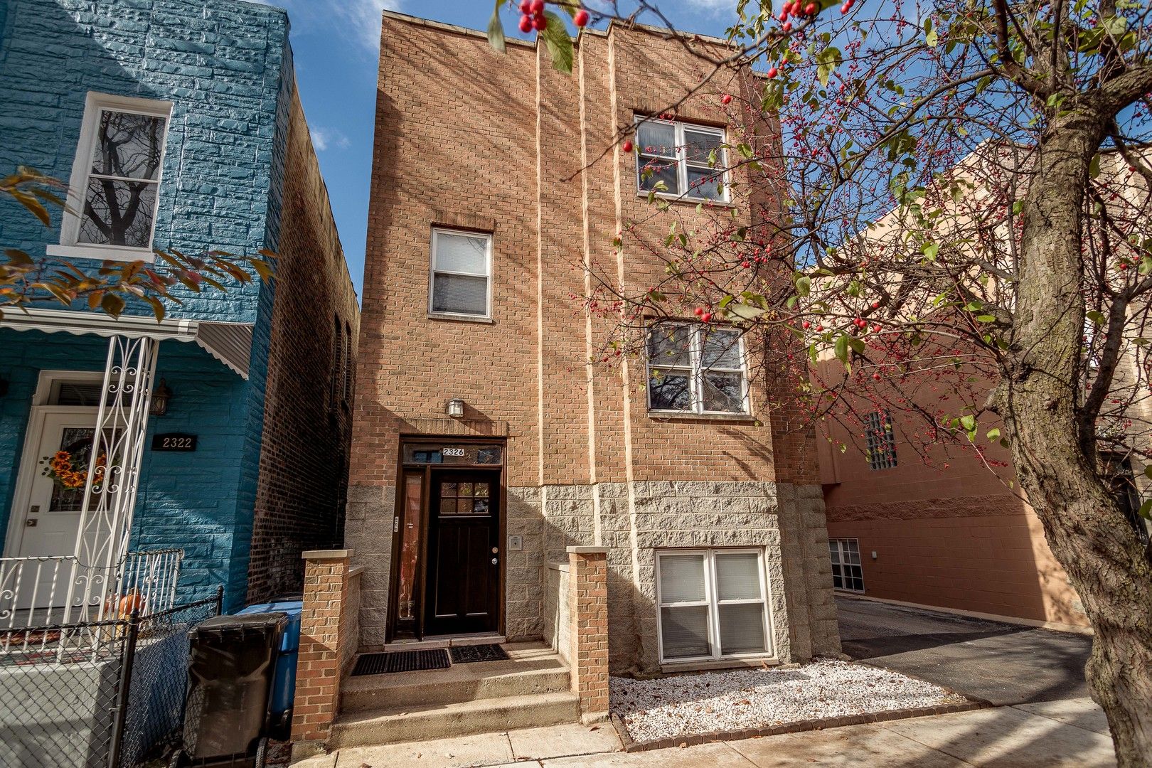 Main Photo: 2326 N Rockwell Street Unit 1 in Chicago: CHI - Logan Square Residential Lease for sale ()  : MLS®# 11746775