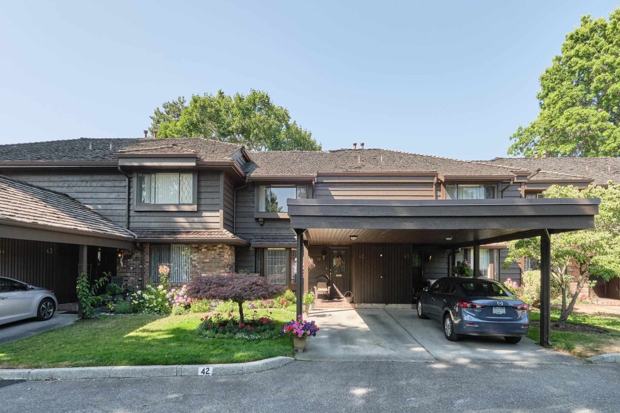 Main Photo: 42 8111 SAUNDERS Road in Richmond: Saunders Townhouse for sale in "OSTERLEY PARK" : MLS®# R2605731