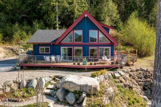 Photo 2: 5280 CECIL HILL Road in Madeira Park: Pender Harbour Egmont House for sale (Sunshine Coast)  : MLS®# R2774404