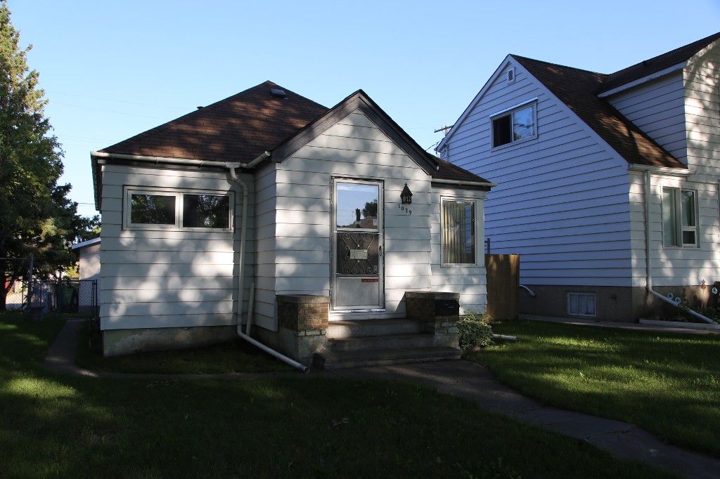 Photo 23: Photos: 1079 Spruce Street in Winnipeg: West End Single Family Detached for sale (West Winnipeg)  : MLS®# 1422123
