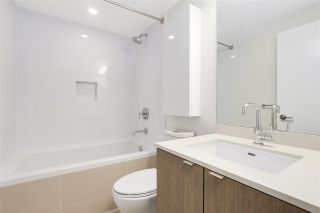 Photo 4: 202 161 E 1ST Avenue in Vancouver: Mount Pleasant VE Condo for sale in "BLOCK 100" (Vancouver East)  : MLS®# R2143675