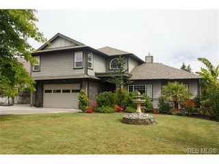 Photo 1: 2516 Twin View Pl in VICTORIA: CS Tanner House for sale (Central Saanich)  : MLS®# 735578