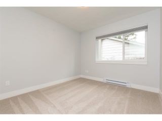 Photo 10: 3 1466 EVERALL Street: White Rock Townhouse for sale in "THE FIVE" (South Surrey White Rock)  : MLS®# R2351081