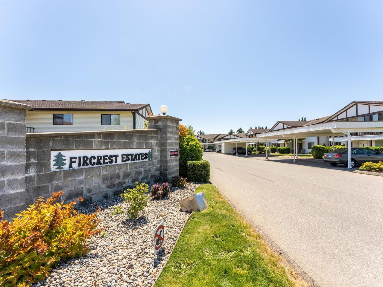 Main Photo: 69 32718 GARIBALDI Drive in Abbotsford: Abbotsford West Townhouse for sale in "Fircrest" : MLS®# R2786616