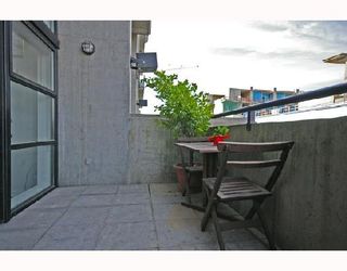 Photo 10: 313 428 W 8TH Avenue in Vancouver: Mount Pleasant VW Condo for sale in "XL LOFTS" (Vancouver West)  : MLS®# V667228