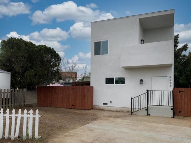 Main Photo: House for rent : 4 bedrooms : 4958 Gary St in San Diego