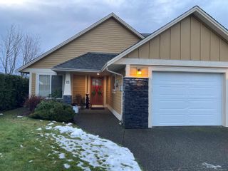 Photo 1: 15 769 Merecroft Rd in Campbell River: CR Campbell River Central Row/Townhouse for sale : MLS®# 892102
