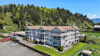 Main Photo: 304 46966 YALE Road in Chilliwack: Chilliwack Proper East Condo for sale in "Mountainview Estates" : MLS®# R2873926