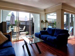 Photo 2: 8 225 W 15TH Street in North Vancouver: Central Lonsdale Townhouse for sale in "Valencia Gardens" : MLS®# V950952