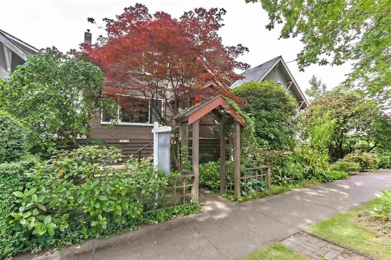Main Photo: 2835 STEPHENS Street in Vancouver: Kitsilano House for sale (Vancouver West)  : MLS®# R2376938