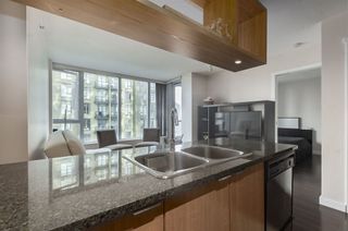 Photo 8: 1205 1010 RICHARDS STREET in Vancouver West: Yaletown Home for sale ()  : MLS®# R2307121