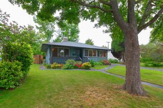 Photo 2: 2658 Victor St in Victoria: Vi Oaklands House for sale : MLS®# 840188