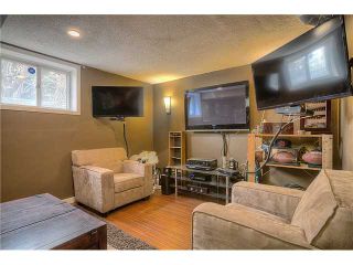 Photo 13: 869 QUEENSLAND Drive SE in CALGARY: Queensland Residential Attached for sale (Calgary)  : MLS®# C3616074