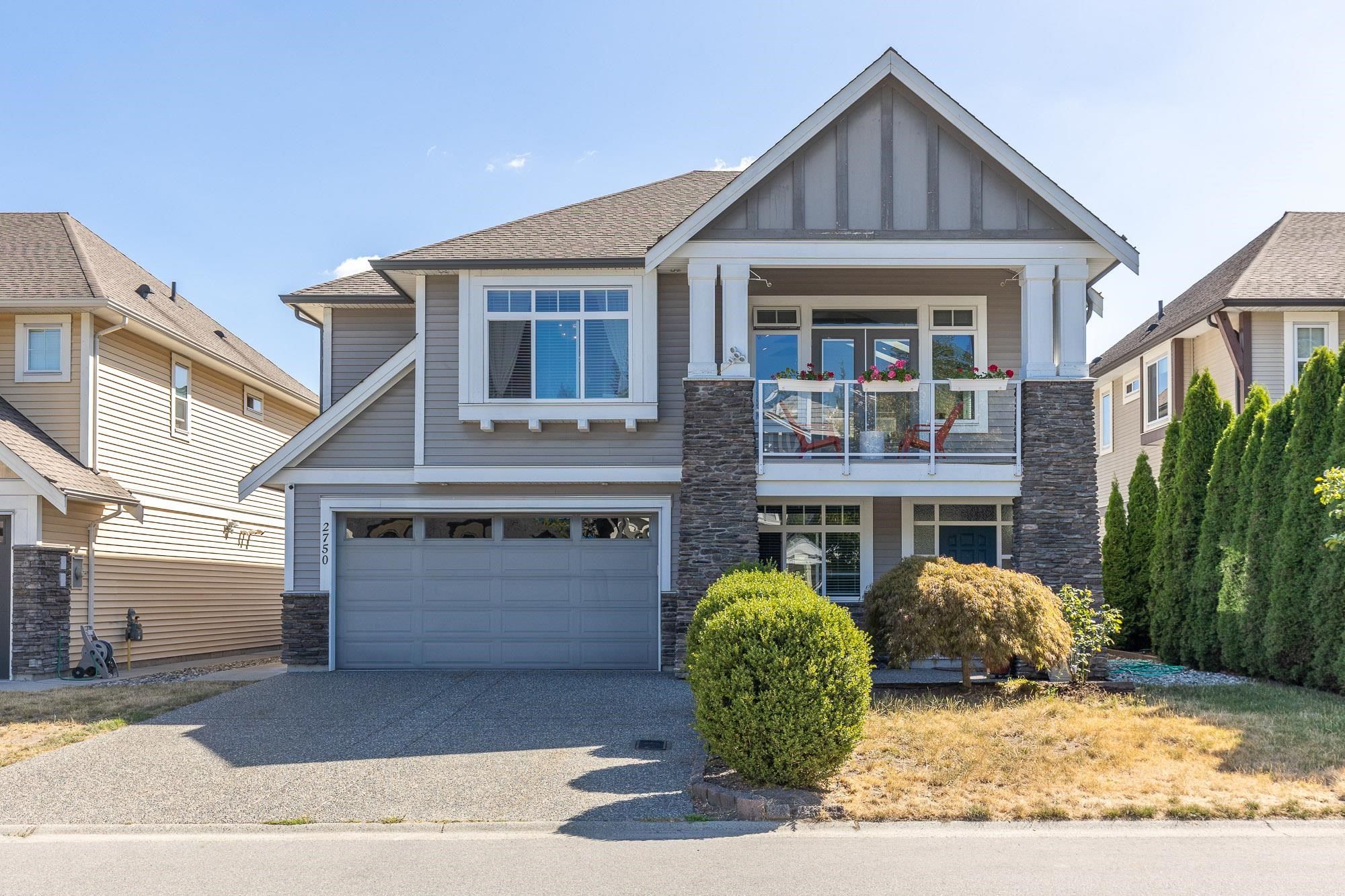 Main Photo: 2750 BRISTOL Drive in Abbotsford: Abbotsford East House for sale : MLS®# R2808376