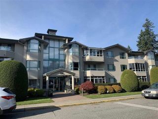 Photo 1: 301 1569 EVERALL Street: White Rock Condo for sale in "SEAWYND MANOR" (South Surrey White Rock)  : MLS®# R2456719