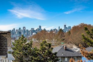 Photo 14: 405 1661 E 2ND Avenue in Vancouver: Grandview Woodland Condo for sale in "2nd & Commercial" (Vancouver East)  : MLS®# R2772057