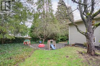 Photo 34: 3945 Shorncliffe Rd in Saanich: House for sale : MLS®# 960542