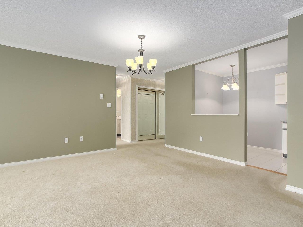 Photo 5: Photos: 205 1830 E SOUTHMERE Crescent in Surrey: Sunnyside Park Surrey Condo for sale in "Southmere Mews" (South Surrey White Rock)  : MLS®# R2249894