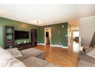 Photo 4: 3 10045 154 STREET in Surrey: Guildford Townhouse for sale (North Surrey)  : MLS®# R2472990