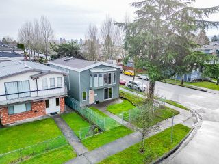 Photo 6: 896 NOOTKA Street in Vancouver: Renfrew VE House for sale in "RENFREW" (Vancouver East)  : MLS®# R2845361
