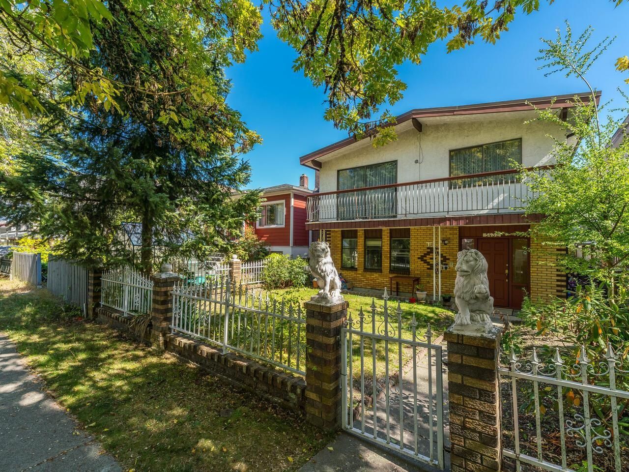 Main Photo: 5432 EARLES Street in Vancouver: Collingwood VE House for sale (Vancouver East)  : MLS®# R2817427