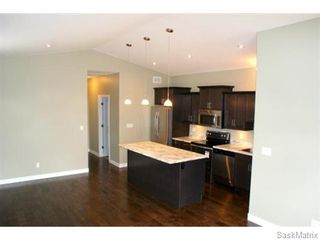 Photo 6: 1158 LINDSAY Street in Regina: Eastview Single Family Dwelling for sale (Regina Area 03)  : MLS®# 574052