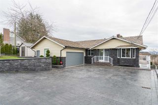 Photo 1: 34904 MARSHALL Road in Abbotsford: Abbotsford East House for sale : MLS®# R2449826