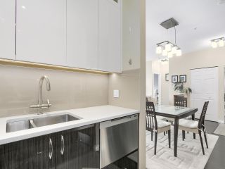 Photo 5: PH10 511 W 7TH Avenue in Vancouver: Fairview VW Condo for sale in "BEVERLY GARDENS" (Vancouver West)  : MLS®# R2156639