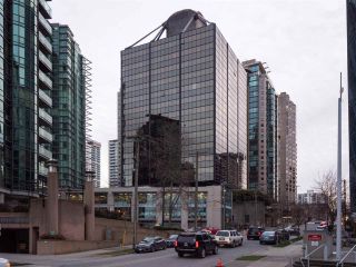 Photo 1: 511 1333 W GEORGIA Street in Vancouver: Coal Harbour Condo for sale in "Qube" (Vancouver West)  : MLS®# R2439175