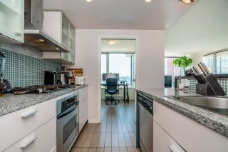 Photo 13: 1703 33 SMITHE Street in Vancouver: Yaletown Condo for sale in "COOPERS LOOKOUT" (Vancouver West)  : MLS®# R2781151