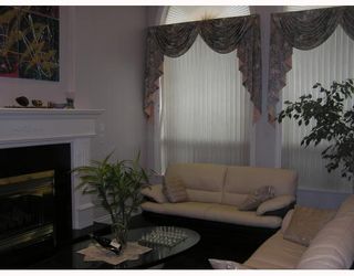 Photo 2: 3231 TOLMIE Avenue in Richmond: Terra Nova House for sale in "TERRA NOVA" : MLS®# V780557