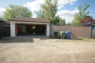 Photo 2: 107 Cedardale Bay SW in Calgary: Cedarbrae Detached for sale : MLS®# A2051679