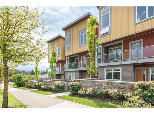 Main Photo: 22 235 Island Hwy in VICTORIA: VR View Royal Row/Townhouse for sale (View Royal)  : MLS®# 758917