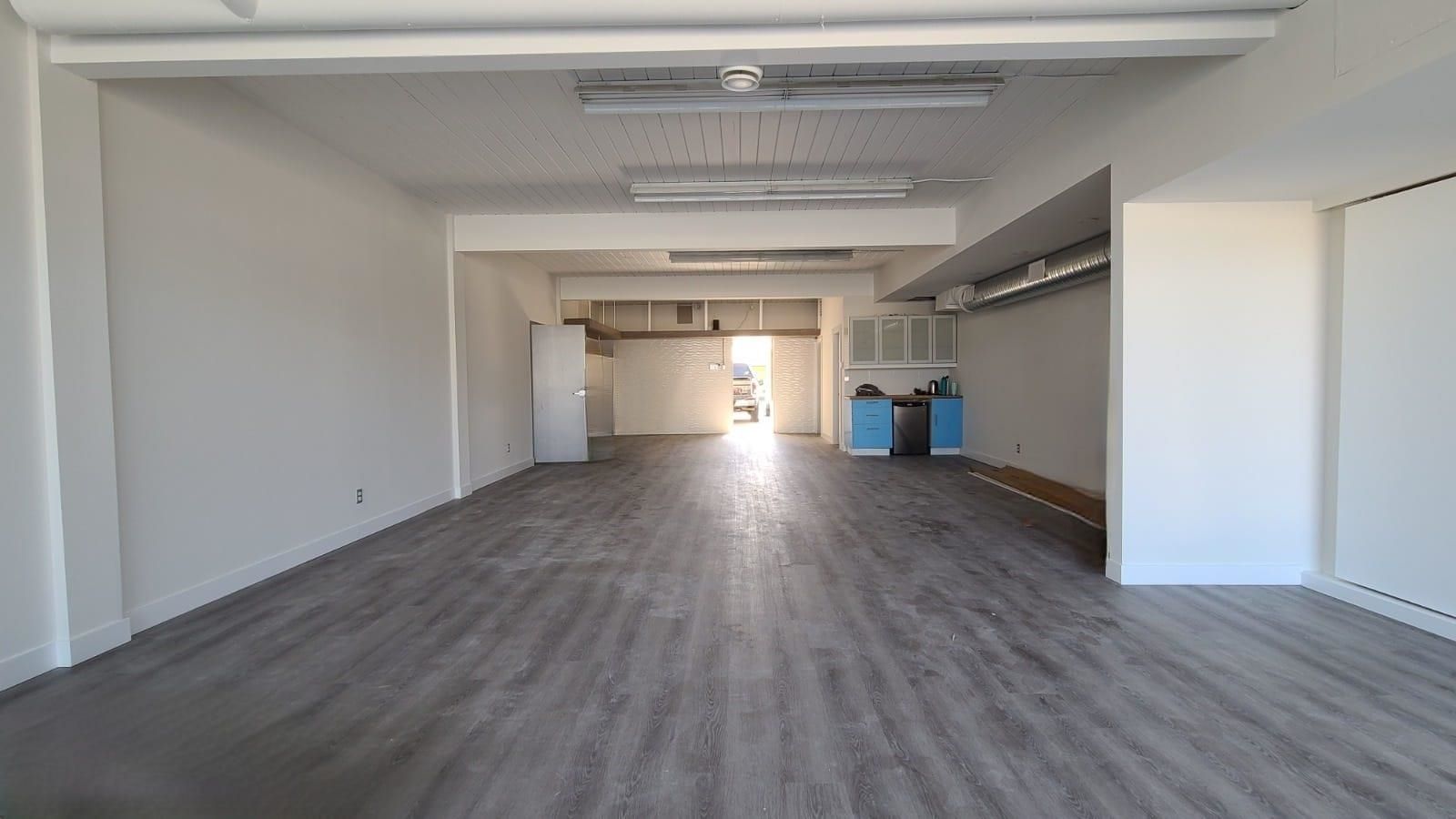 Main Photo: 7191 HORNE Street: Office for lease in Mission: MLS®# C8046640