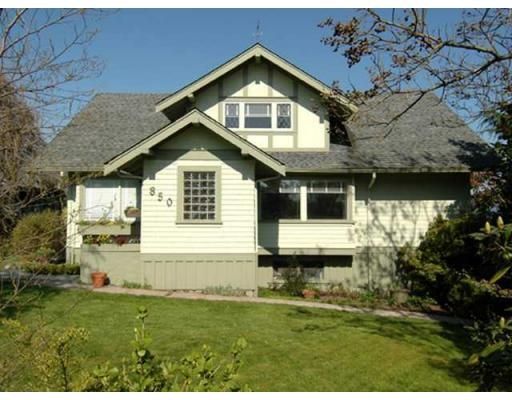Main Photo: 850 HENDRY AV in North Vancouver: House for sale : MLS®# V884549