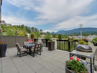 Photo 1: 205 3178 Dayanee Springs Boulevard in Coquitlam: Westwood Plateau Condo for sale : MLS®# R2077775