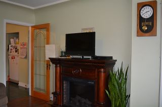 Photo 4: 2028 E 42ND AVENUE in Vancouver: Killarney VE House for sale (Vancouver East)  : MLS®# R2045582