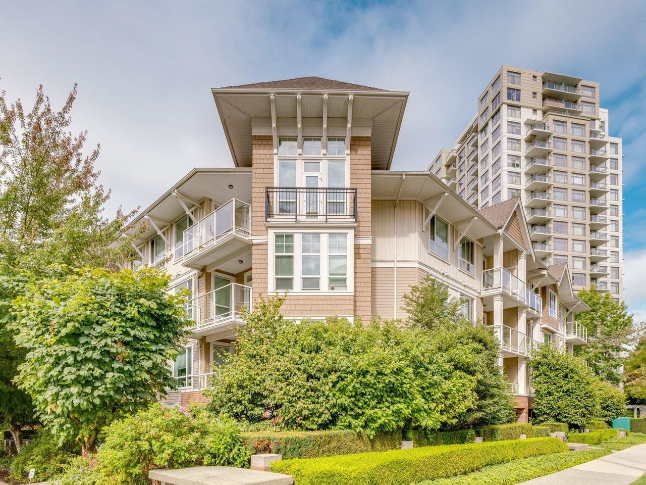 Main Photo: 401 3651 FOSTER Avenue in Vancouver: Collingwood VE Condo for sale in "FINALE EAST" (Vancouver East)  : MLS®# R2849380