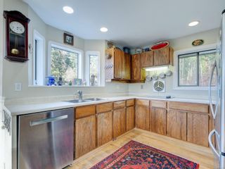 Photo 7: 5880 Bear Hill Rd in Saanich: SW Elk Lake House for sale (Saanich West)  : MLS®# 920679