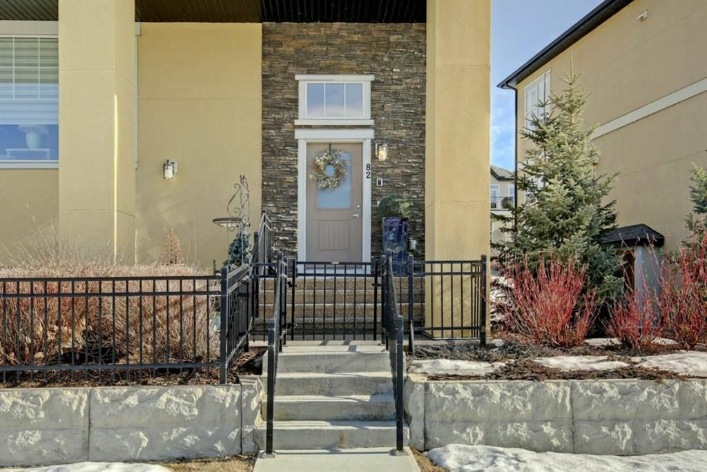Main Photo: 82 Cranbrook Drive SE in Calgary: Cranston Row/Townhouse for sale : MLS®# A1075225