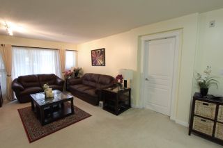 Photo 3: 209 2968 SILVER SPRINGS BOULEVARD in Coquitlam: Westwood Plateau Condo for sale : MLS®# R2042889