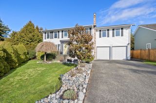 Photo 2: 1786 SUMMERHILL Grove in Surrey: Crescent Bch Ocean Pk. House for sale in "Summerhill" (South Surrey White Rock)  : MLS®# R2666370