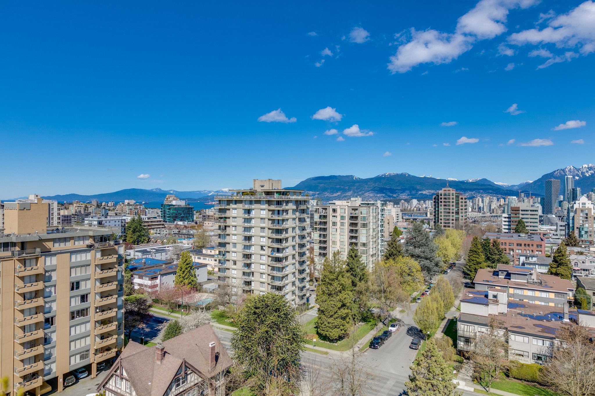 Main Photo: PH 9 2838 BIRCH Street in Vancouver: Fairview VW Condo for sale in "Heritage Court" (Vancouver West)  : MLS®# R2811950