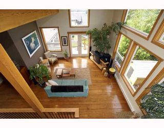 Photo 2: 1013 TOBERMORY Way in Squamish: Garibaldi Highlands House for sale : MLS®# V757176